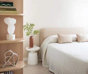 16 sublime bedside table scenes