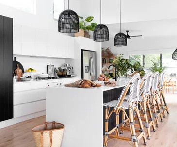 Bridge the gap between an oven and a toaster with a compact benchtop oven