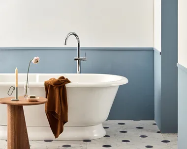 Painted split wall and archway in bathroom using DIY paint project