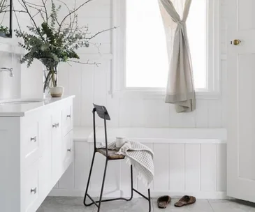 Small bathroom tricks