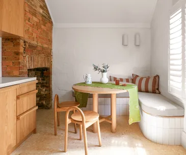 small-kitchen-dining-nook